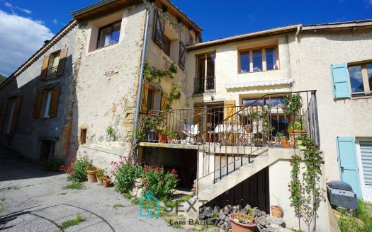 Saint Jacques: Village house of 122sqm with 3 bedrooms, garden and terrace