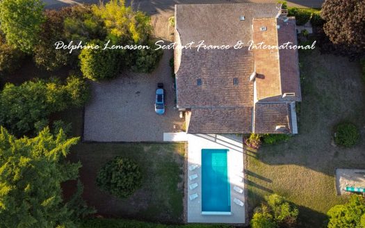 Elegant Maison de Maitre with heated pool, park and attached barn
