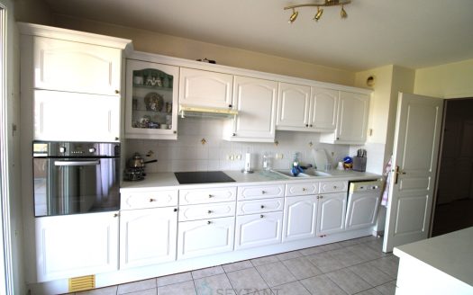 DIVONNE-LES-BAINS- Bel appartement T4 de 117 sqm –  730.000 €