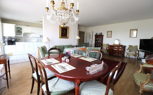 DIVONNE-LES-BAINS- Bel appartement T4 de 117 sqm –  730.000 €
