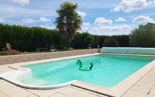 Charming 3 bedrooms property located 15 minutes south of Vendôme