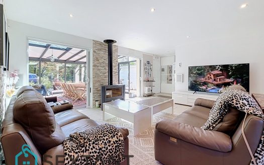 Modern house of 160 sqm