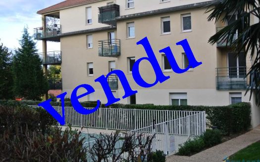1-bedroom apartment in residence with swimming pool in Limoges