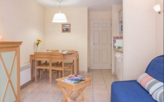 An investment property with an annual income of €2,207.96 before taxes and a 6.51 % return in Soulac-sur-Mer