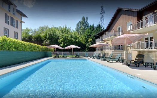 An investment property in a tourist residence with an annual income of €4,298 before taxes and a 5 % return in Évian-les-Bains