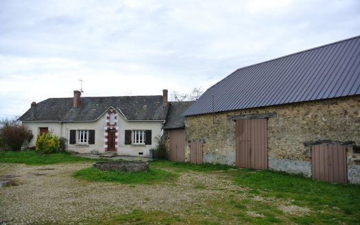 45 km South of Limoges, convenient access via autoroute A20.