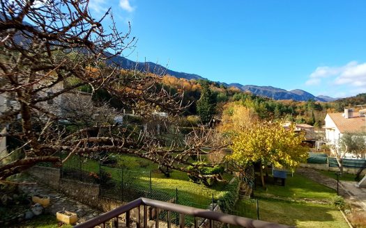 EXTREMELY SPACIOUS DETACHED HOUSE WITH GARDEN NEAR QUILLAN