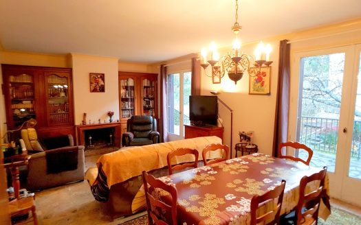 EXTREMELY SPACIOUS DETACHED HOUSE WITH GARDEN NEAR QUILLAN