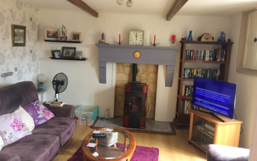 Stone character house in good order, iol central heating, pelet burner, nice garden with open views, 4 bedrooms