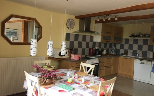 Stone character house in good order, iol central heating, pelet burner, nice garden with open views, 4 bedrooms