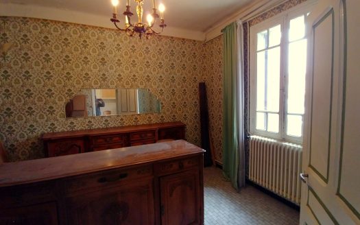 SPACIOUS VILLAGE HOUSE TO RENOVATE WITH LARGE ADJOINING GARAGE