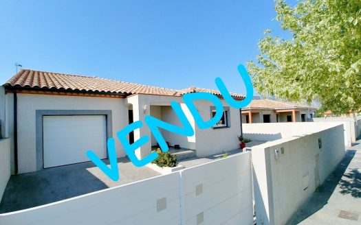 RECENTLY-BUILT 2-BED BUNGALOW WITH GARAGE, TERRACE AND GARDEN