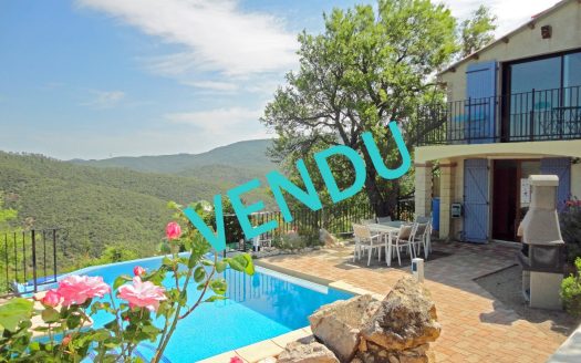 4-BED DETACHED VILLAGE HOUSE WITH GARDEN, POOL AND SPECTACULAR VIEWS