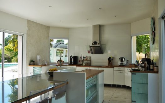 Beautiful contemporary villa 260M² and annex of 160M²