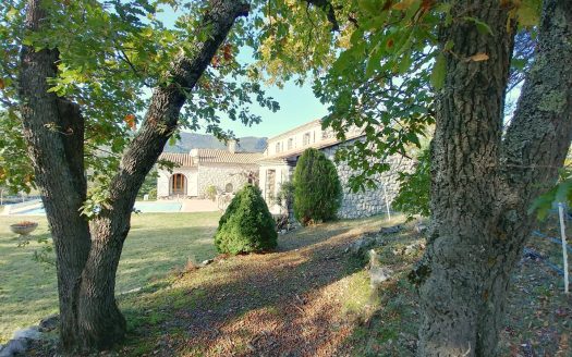 IMPOSING PROPERTY WITH POOL SET IN 7 997 M² OF GROUNDS – PRIVATE SETTING WITH PANORAMIC VIEWS