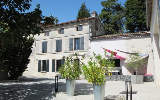 Charentaise house fully restored 180sqm