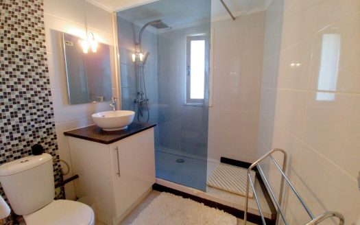 SPACIOUS 3-BED DUPLEX WITH PRIVATE GARDEN AND POOL